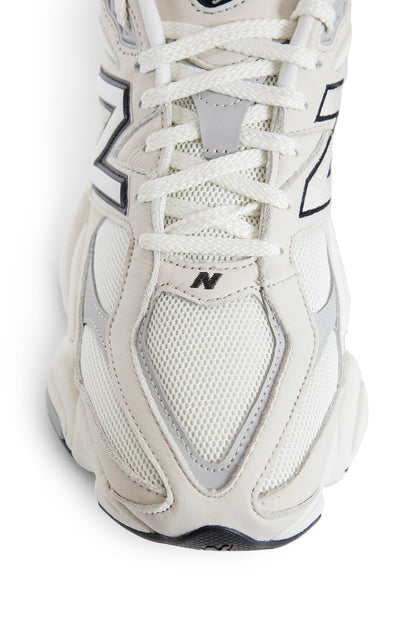 NEW BALANCE UNISEX WHITE SNEAKERS