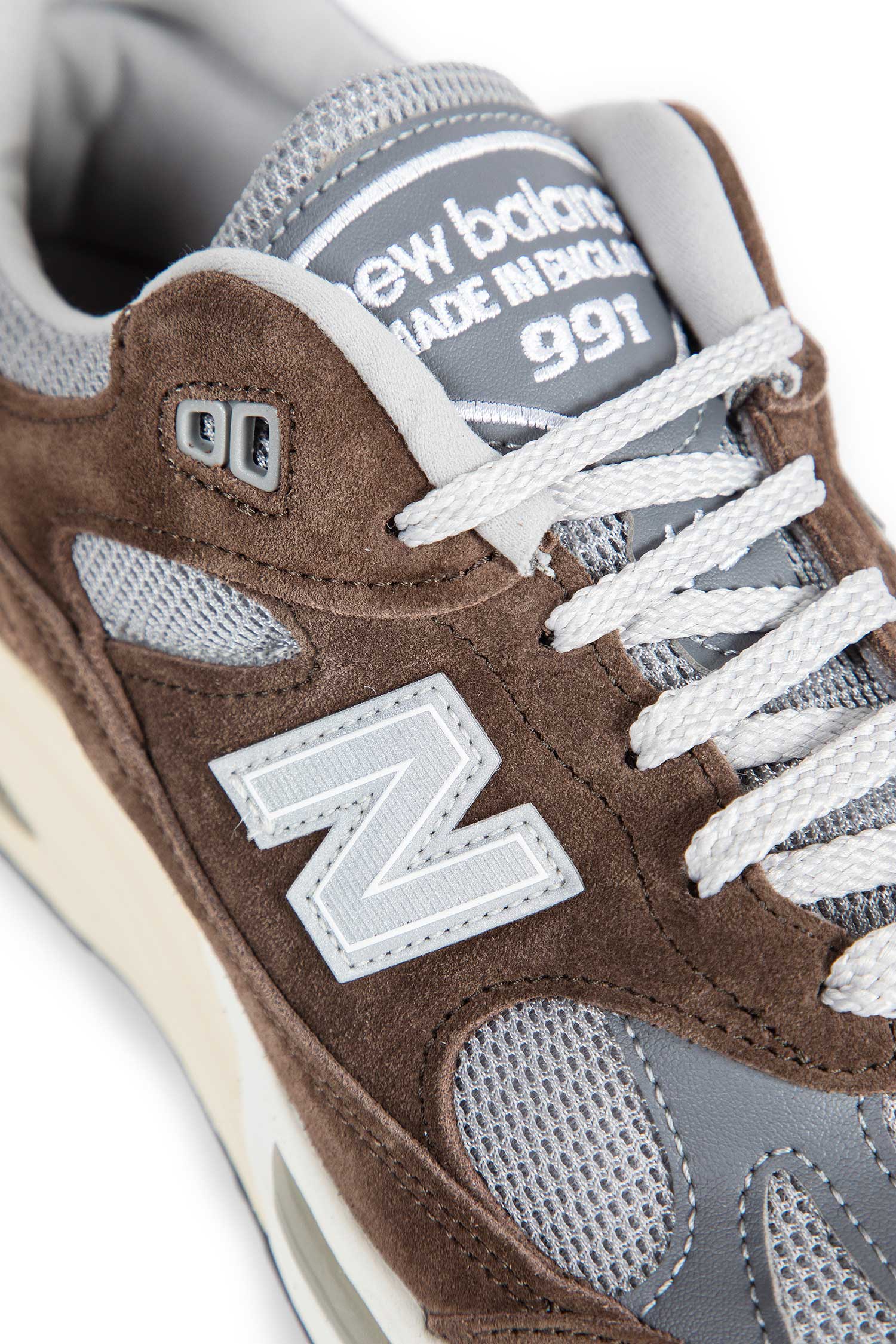 NEW BALANCE UNISEX BROWN SNEAKERS