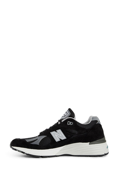 NEW BALANCE UNISEX BLACK SNEAKERS