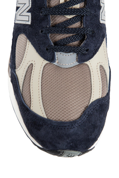 NEW BALANCE UNISEX BLUE SNEAKERS