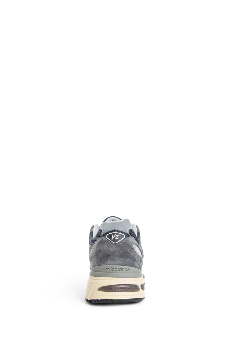 NEW BALANCE UNISEX GREY SNEAKERS