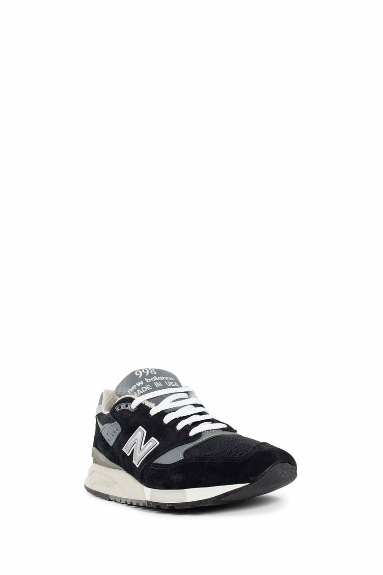 NEW BALANCE UNISEX BLACK SNEAKERS