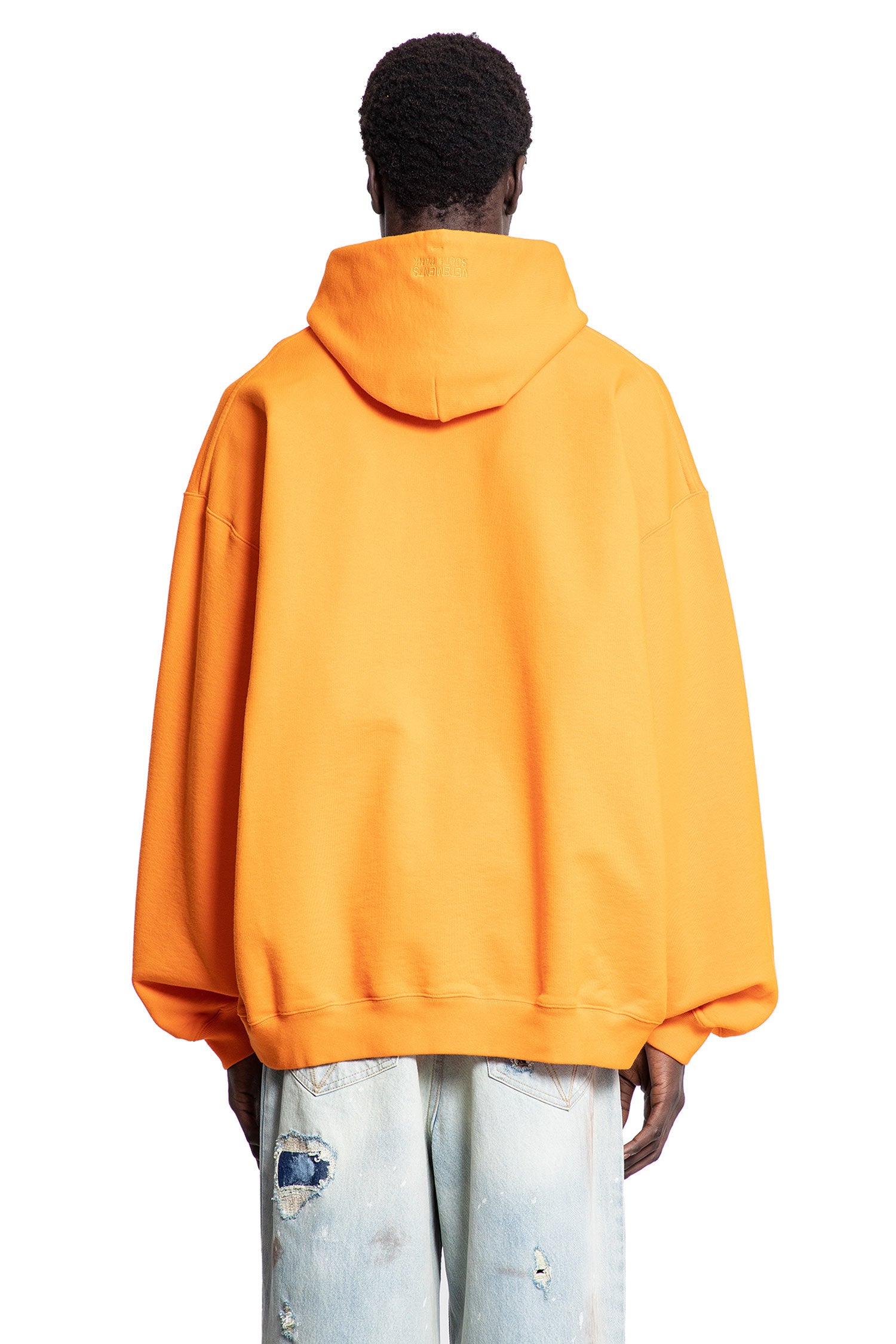 VETEMENTS MAN ORANGE SWEATSHIRTS