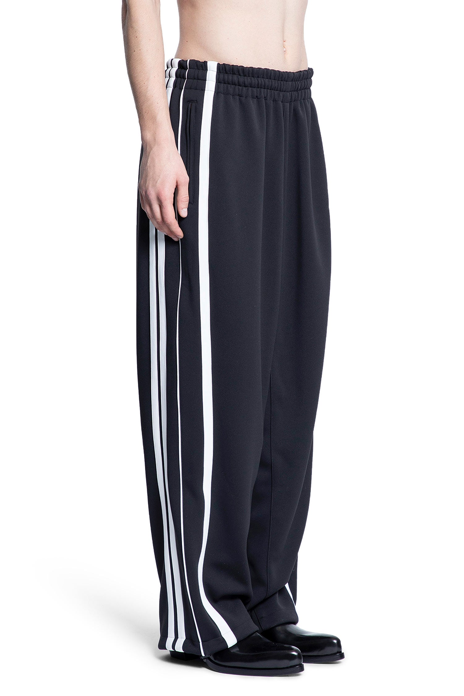 VETEMENTS MAN BLACK&WHITE TROUSERS