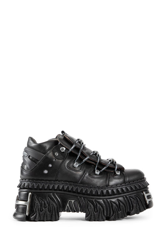 VETEMENTS MAN BLACK SNEAKERS