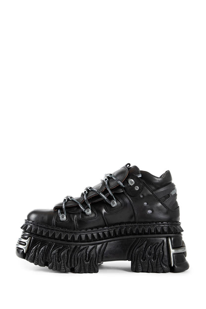 VETEMENTS MAN BLACK SNEAKERS