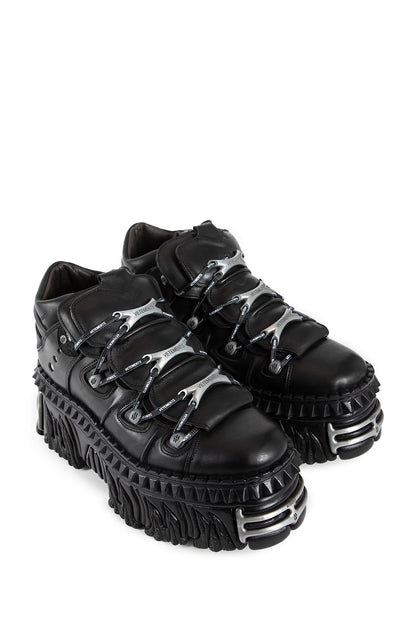 VETEMENTS MAN BLACK SNEAKERS