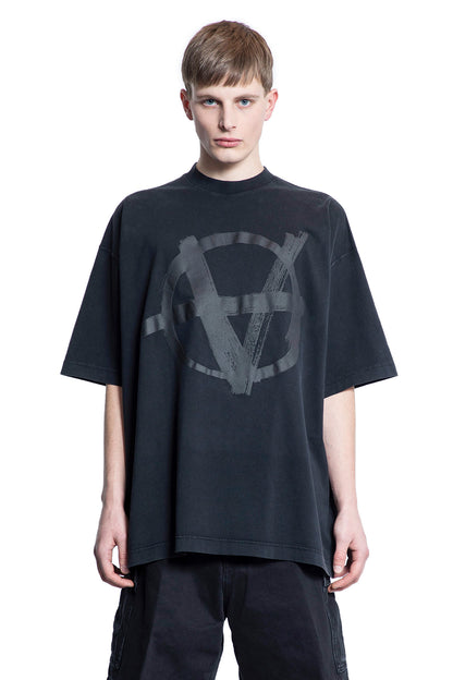 VETEMENTS MAN BLACK T-SHIRTS & TANK TOPS