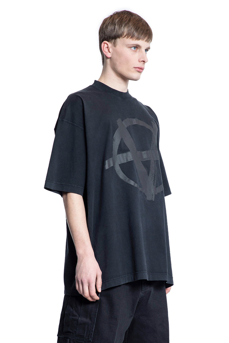 VETEMENTS MAN BLACK T-SHIRTS & TANK TOPS