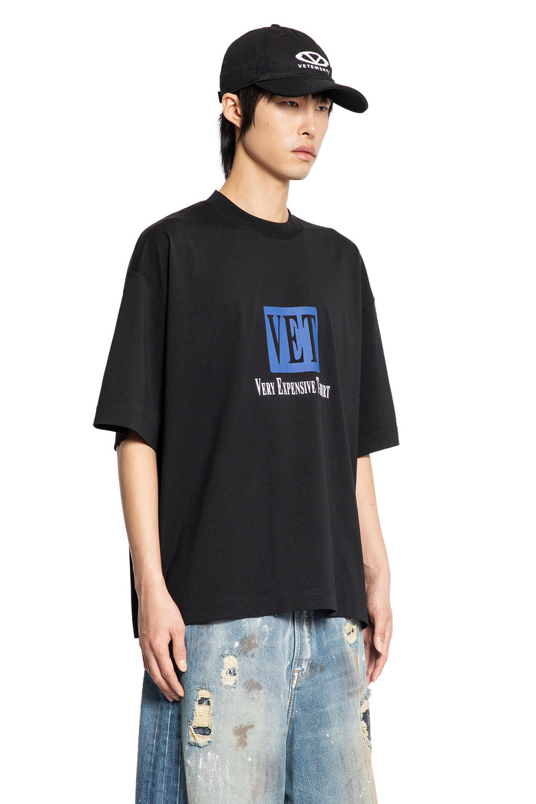 VETEMENTS MAN BLACK T-SHIRTS & TANK TOPS