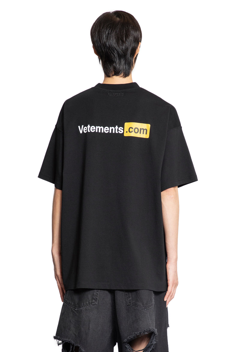 VETEMENTS MAN BLACK T-SHIRTS & TANK TOPS