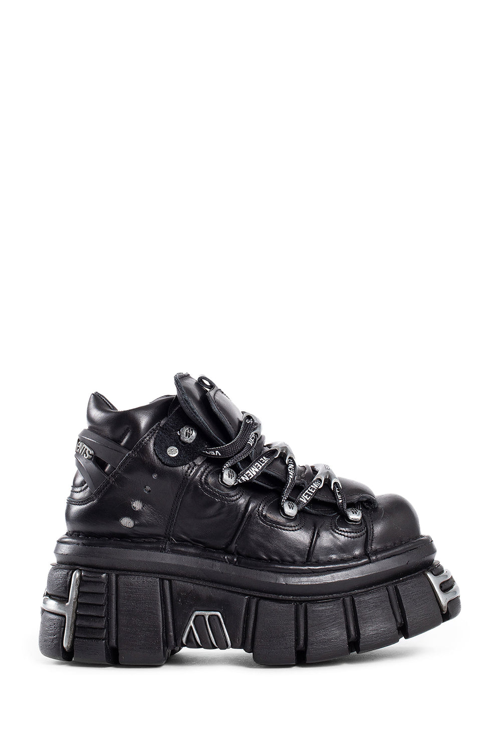 VETEMENTS WOMAN BLACK SNEAKERS