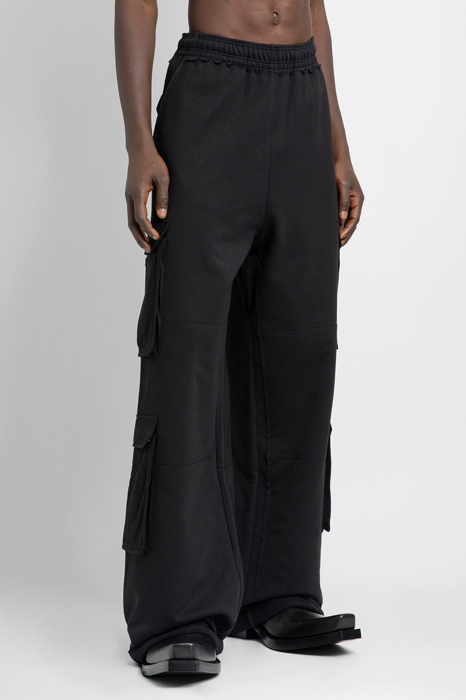 VETEMENTS MAN BLACK TROUSERS