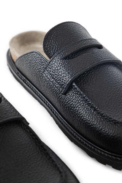 HENDER SCHEME MAN BLACK LOAFERS & FLATS