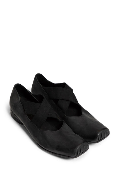 UMA WANG WOMAN BLACK FLATS