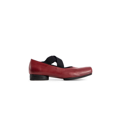 UMA WANG WOMAN RED FLATS