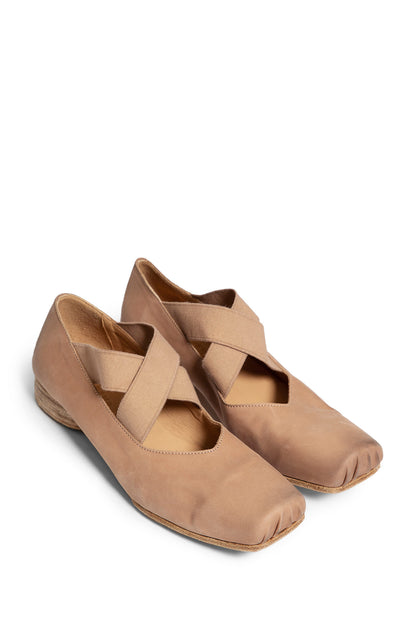 UMA WANG WOMAN BEIGE FLATS