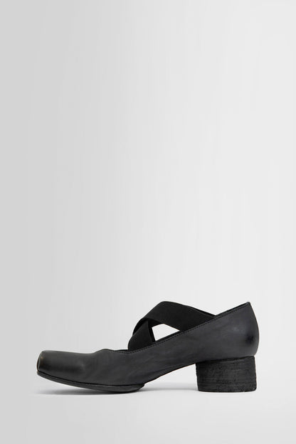 UMA WANG WOMAN BLACK FLATS