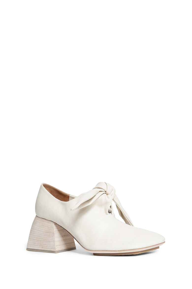 Knotted Pumps in Leather