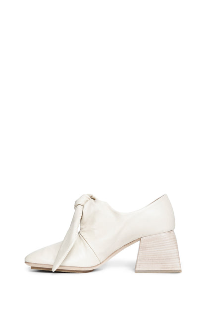 Knotted Pumps in Leather