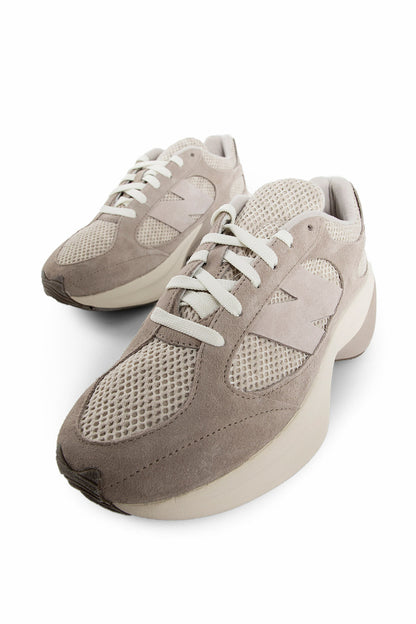 NEW BALANCE UNISEX GREY SNEAKERS