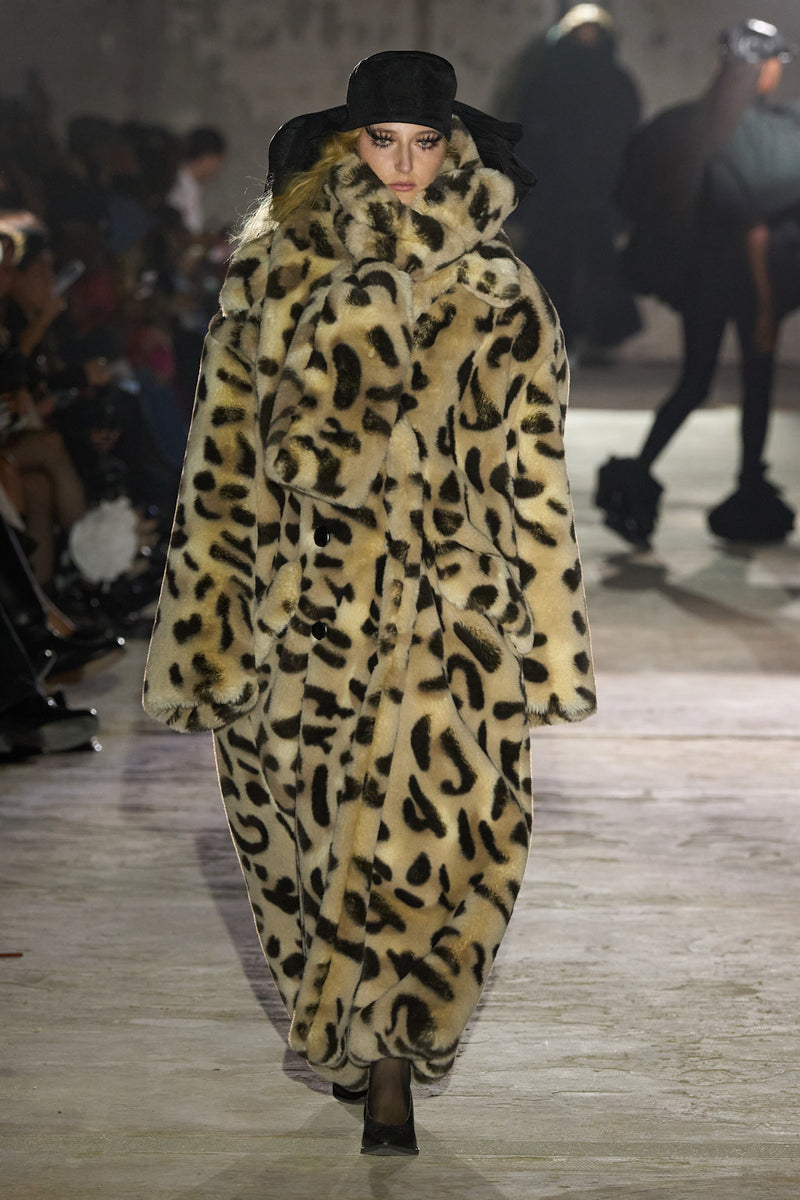 Faux Fur Scarf with Leopard Print