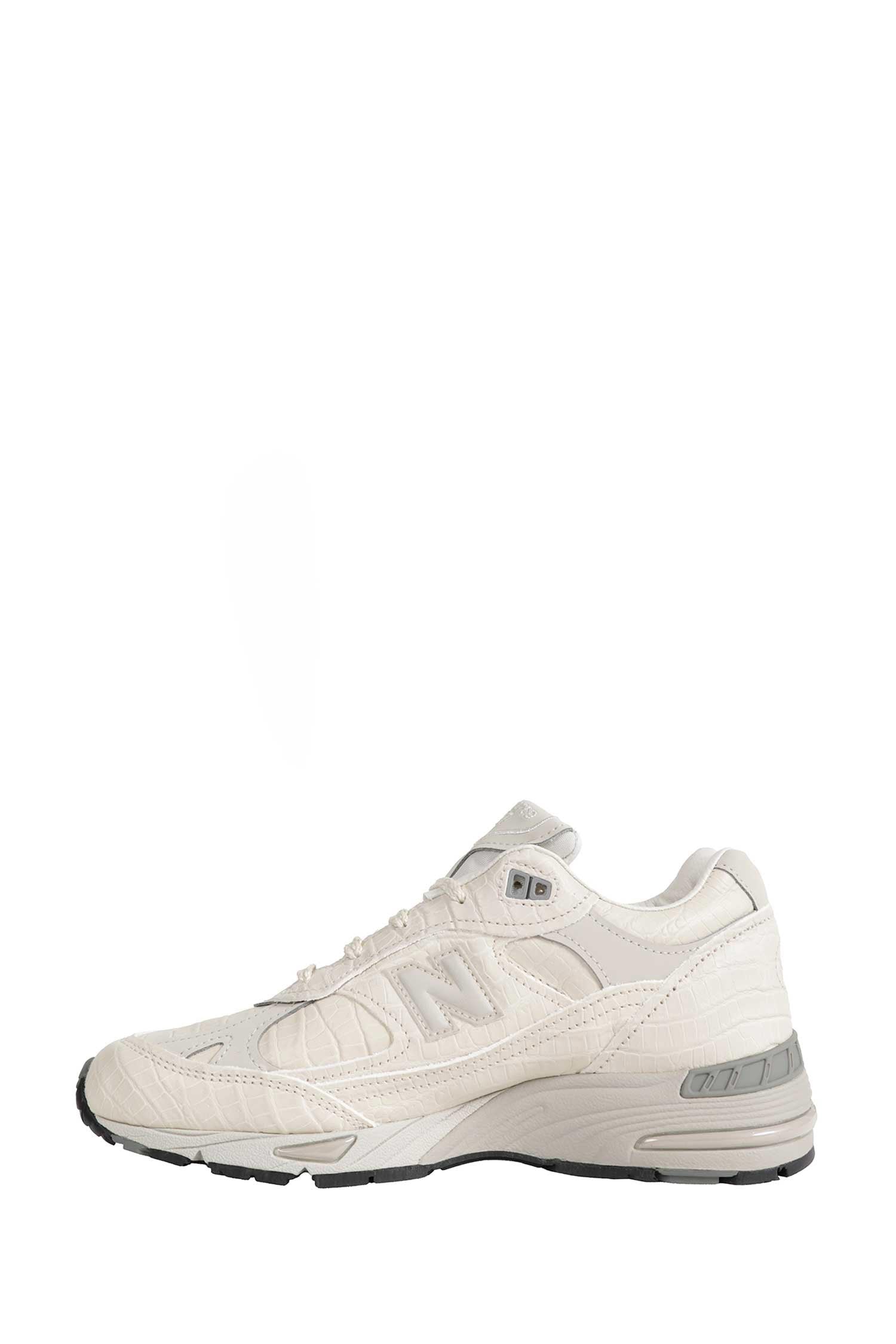 W991v1 Croc Skin Sneakers