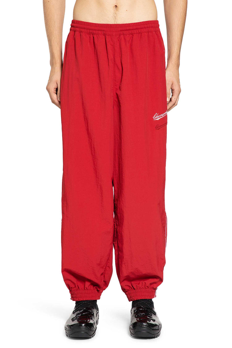 WILLY CHAVARRIA MAN RED TROUSERS