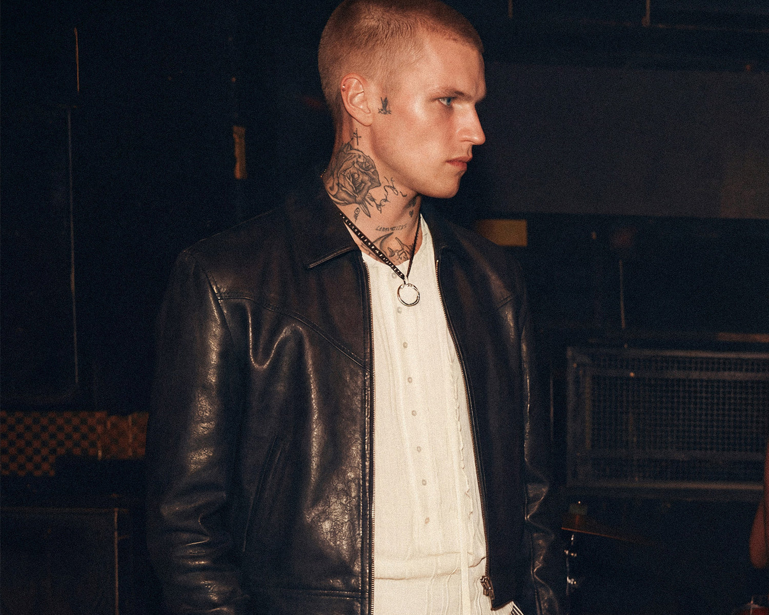 uomo 6 8 cd4044f4-99dc-40f4-8a54-ed110f0f2b4e