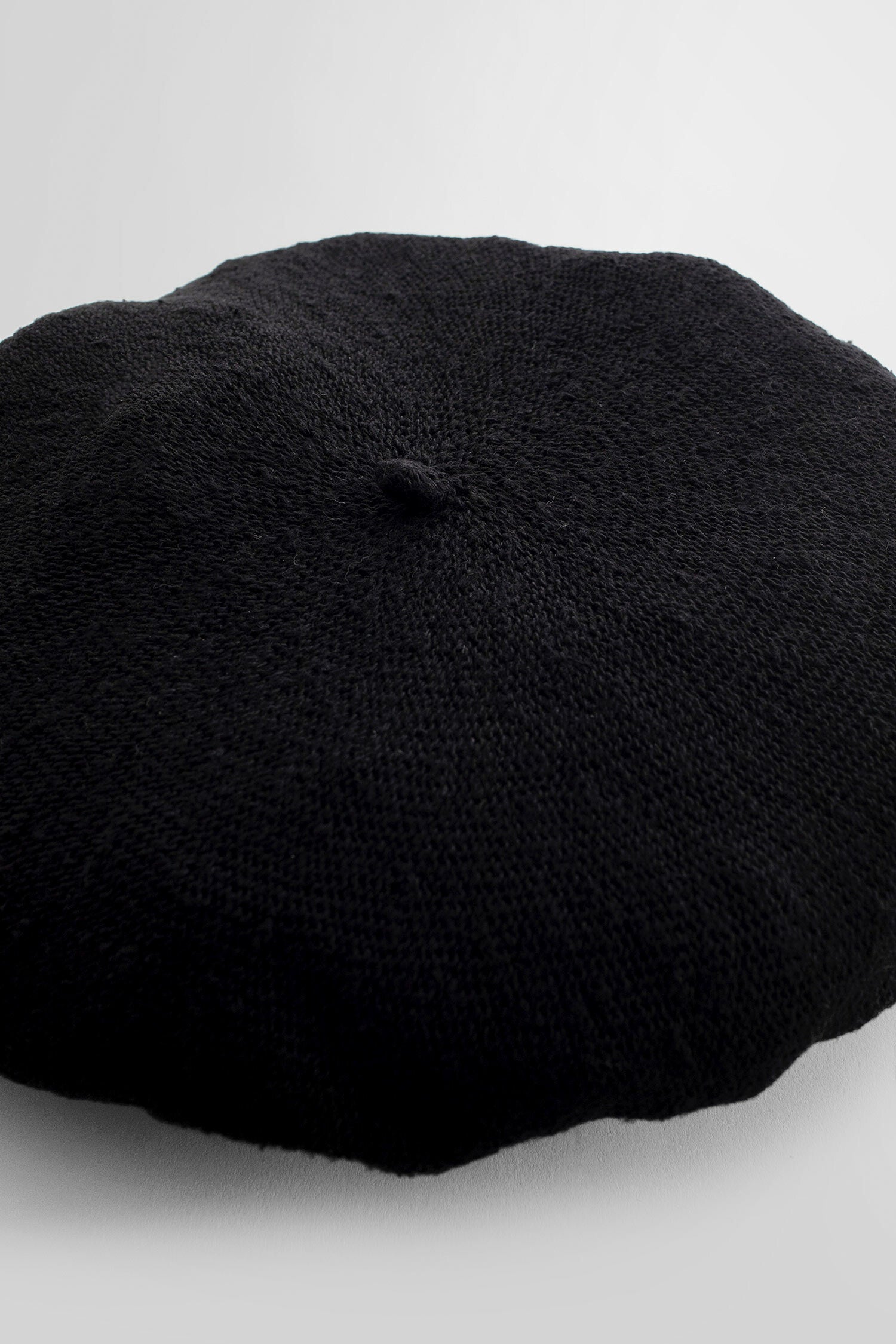 SCHA UNISEX BLACK HATS