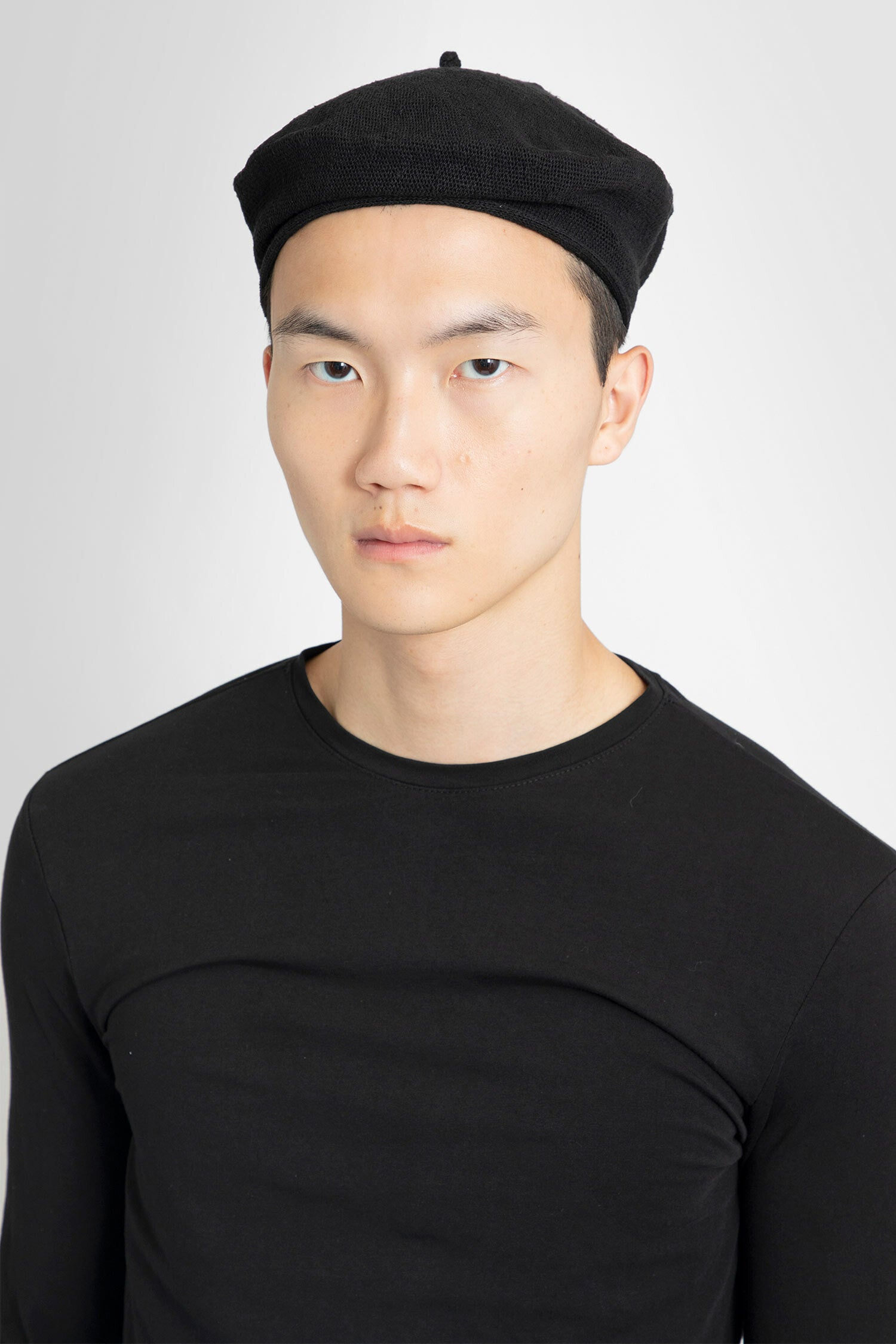 SCHA UNISEX BLACK HATS