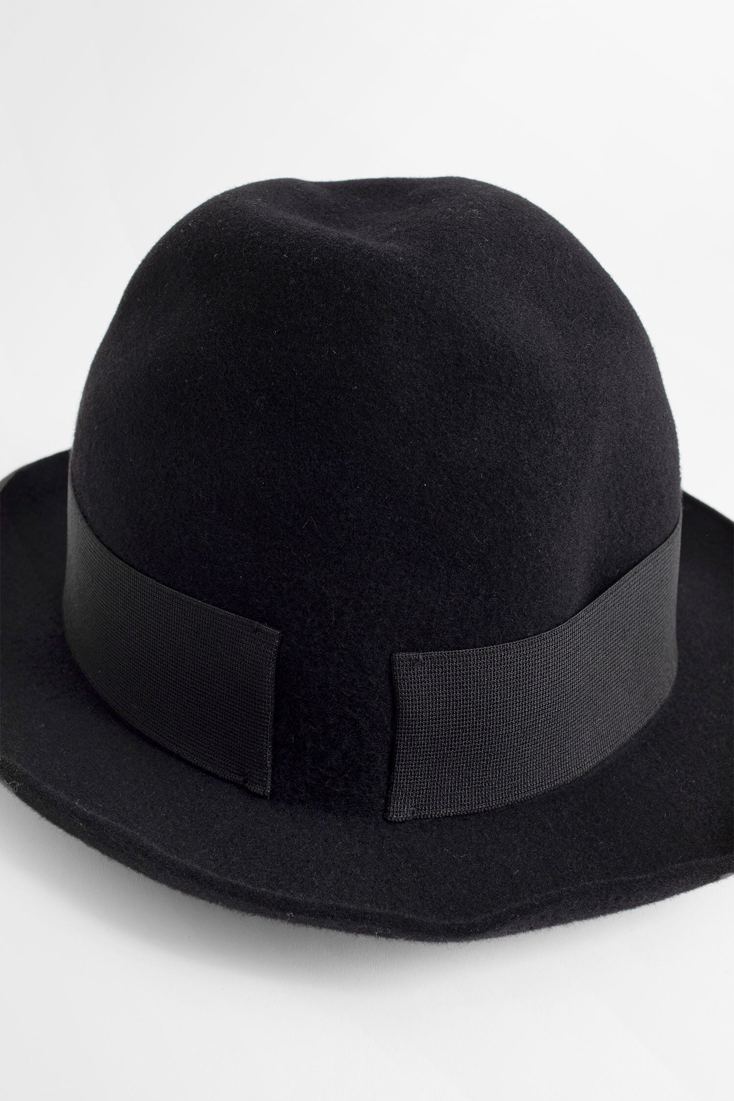 SCHA UNISEX BLACK HATS