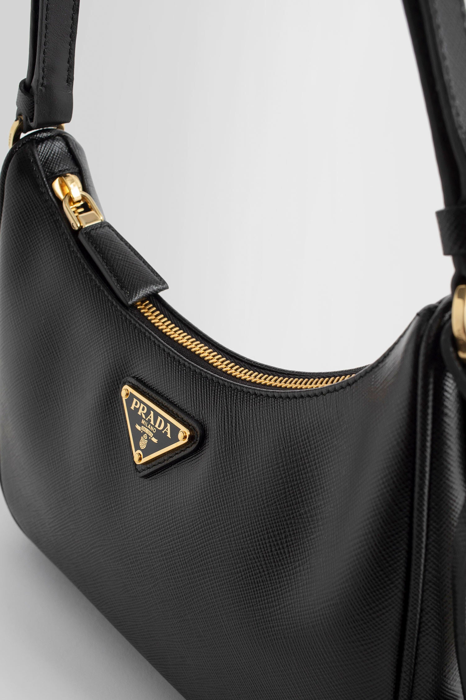 PRADA WOMAN BLACK SHOULDER BAGS