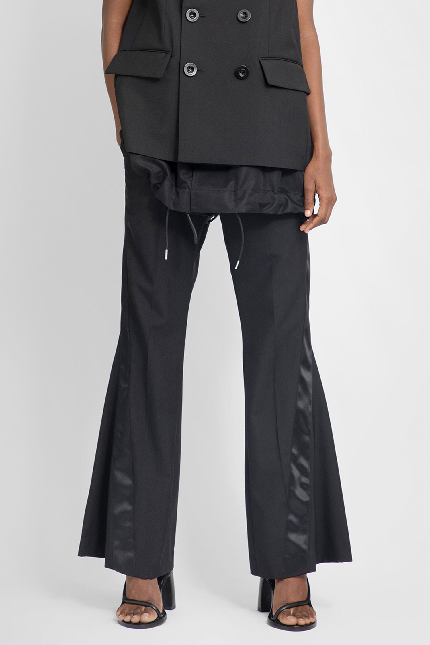 SACAI WOMAN BLACK TROUSERS