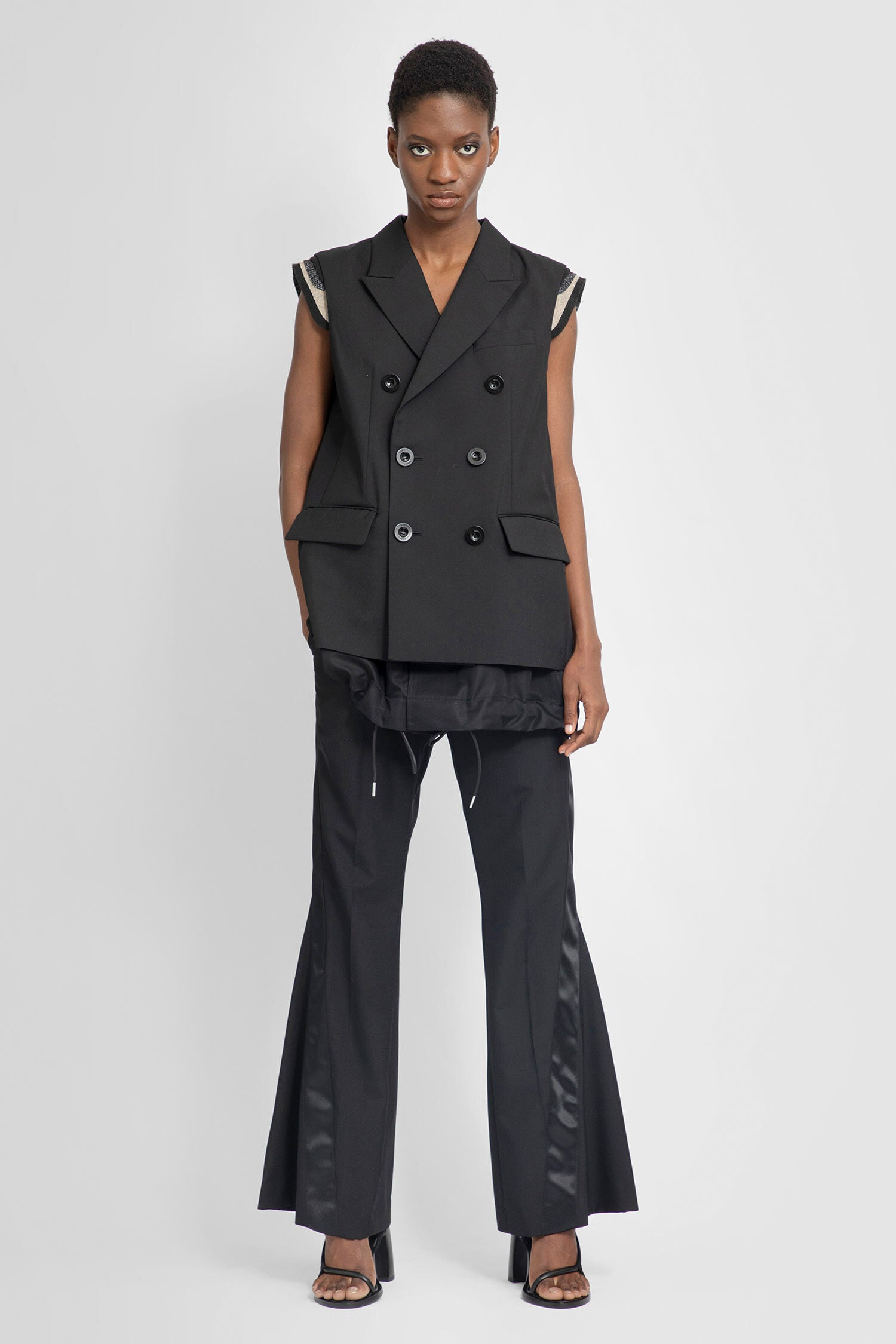 SACAI WOMAN BLACK TROUSERS