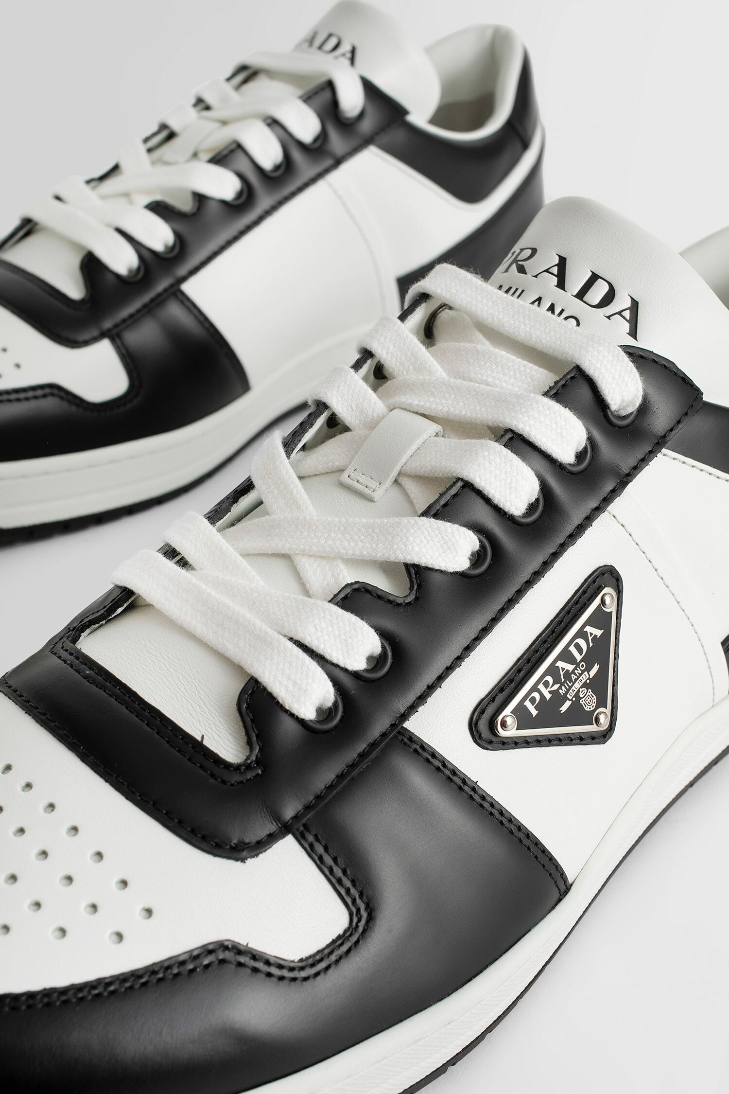 PRADA MAN BLACK&WHITE SNEAKERS