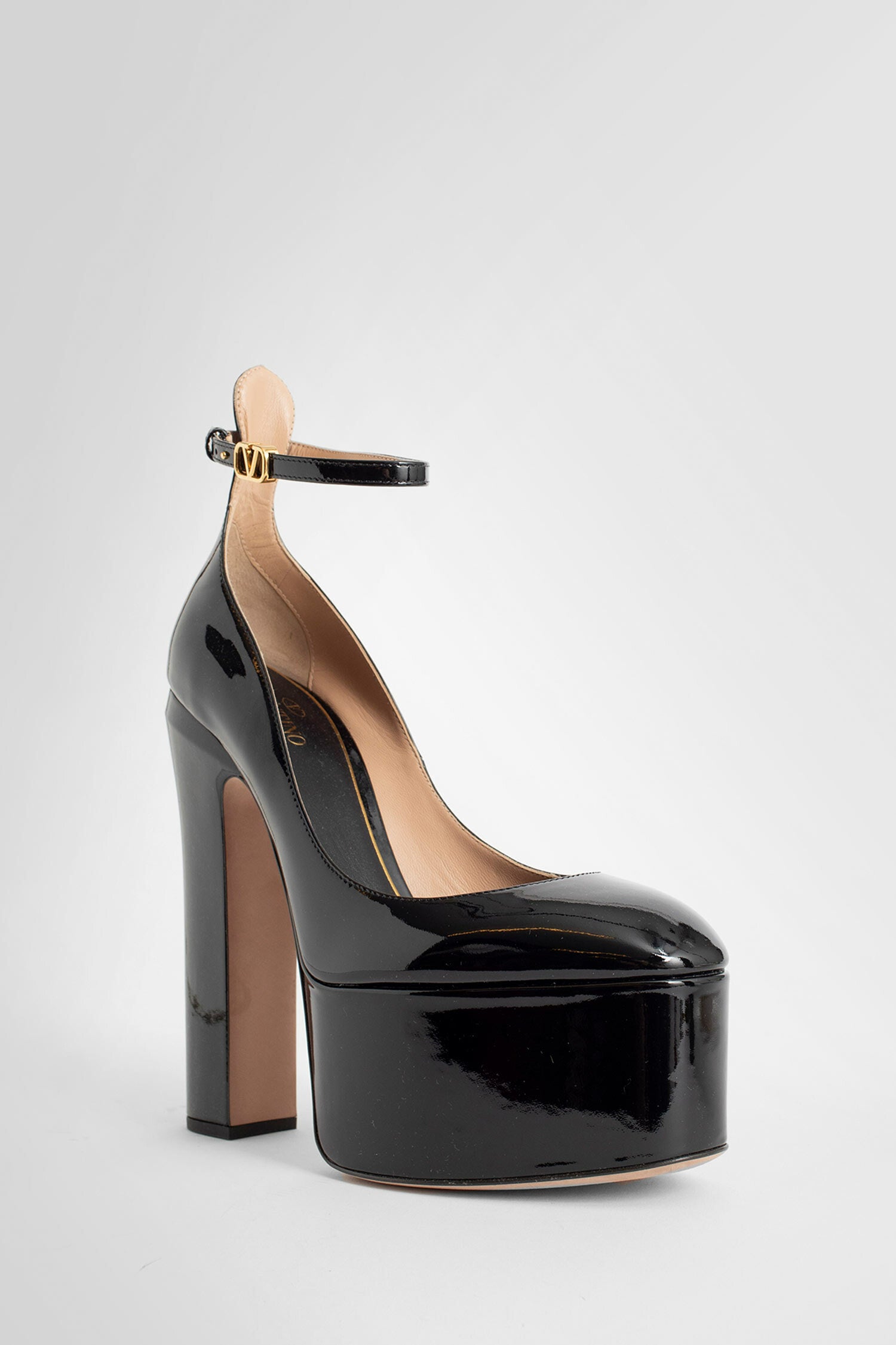 VALENTINO WOMAN BLACK PUMPS