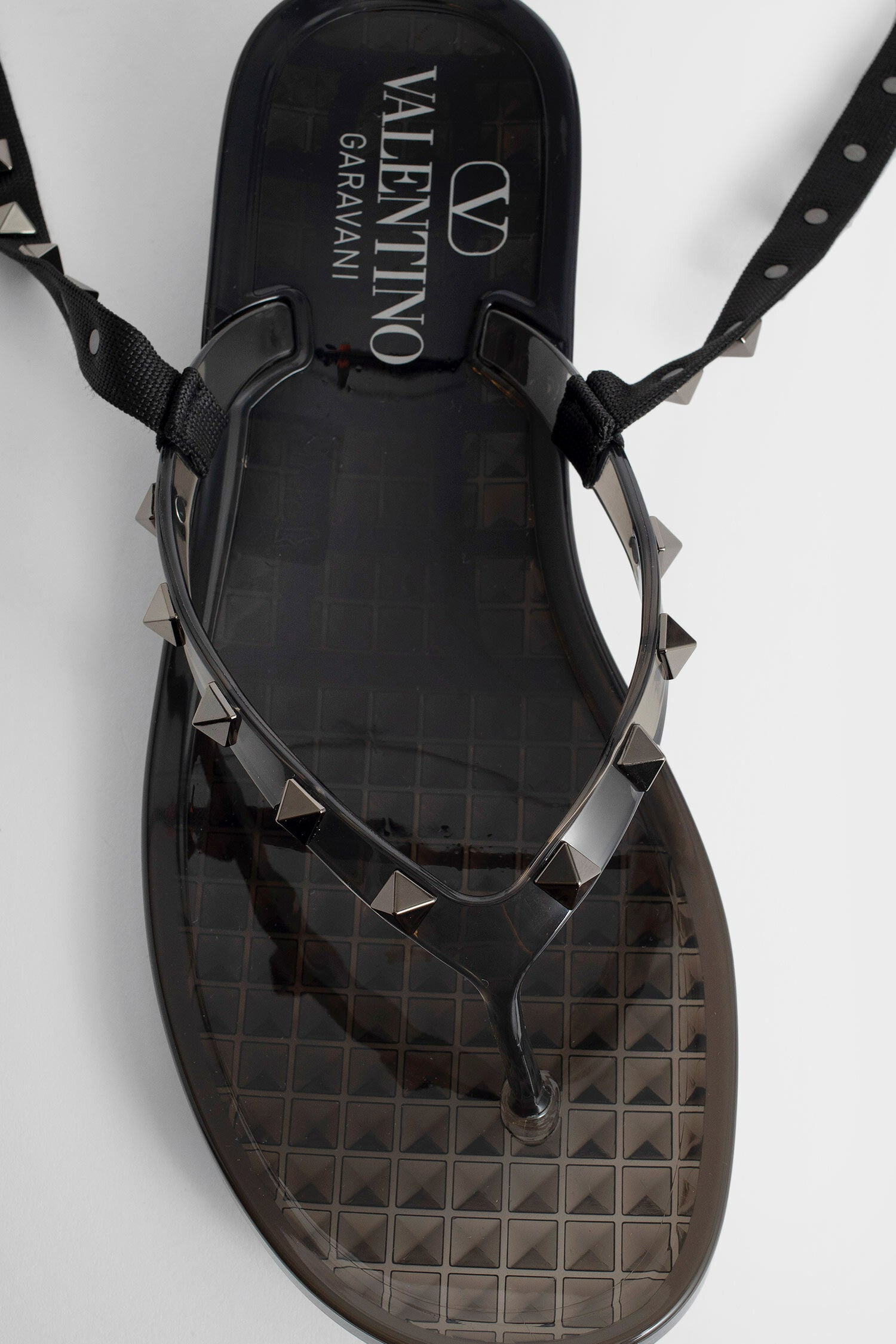 VALENTINO WOMAN BLACK SANDALS & SLIDES