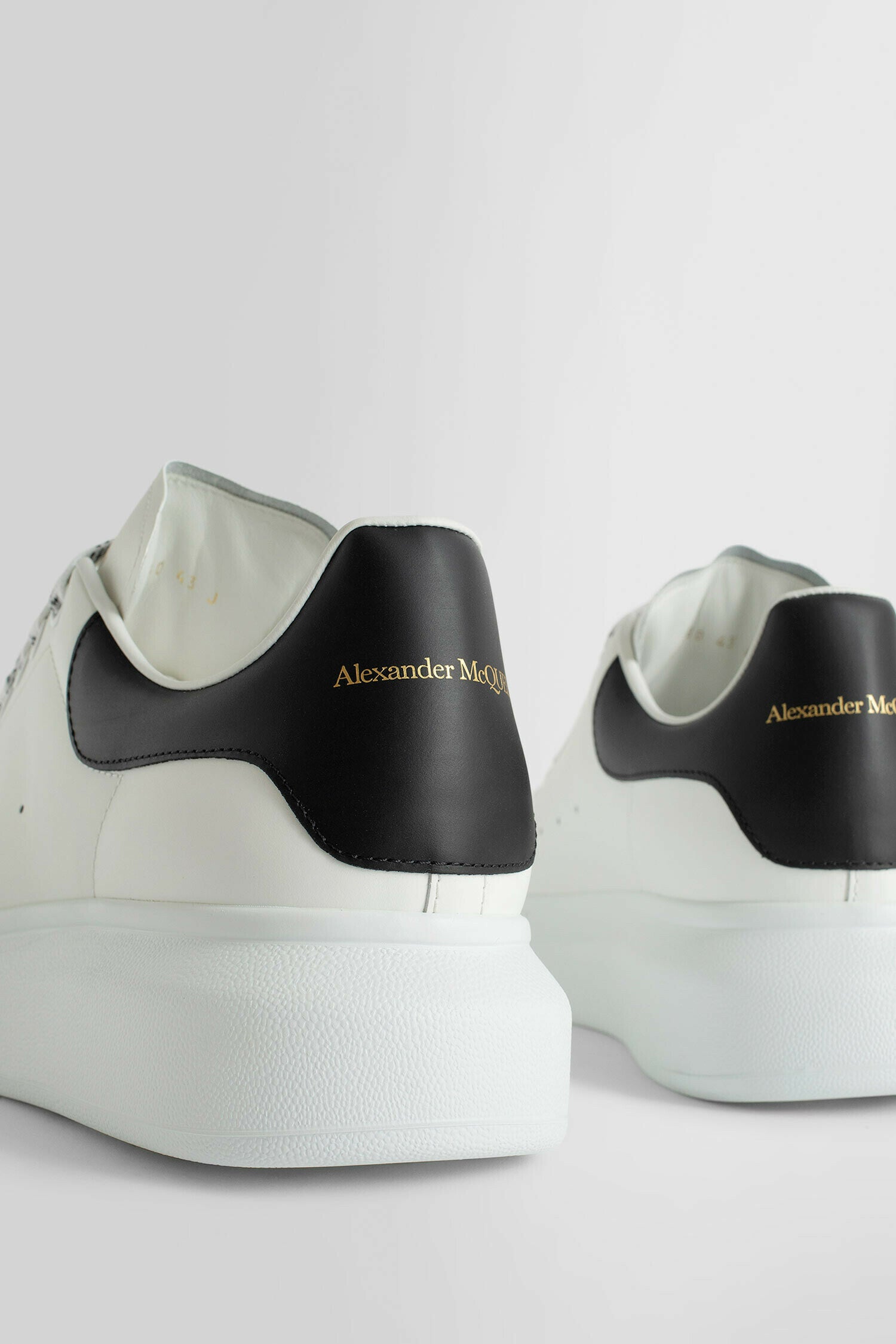 ALEXANDER MCQUEEN MAN WHITE SNEAKERS