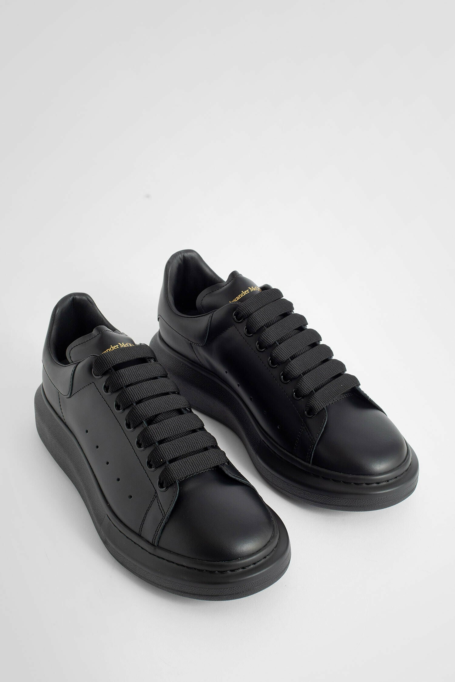 ALEXANDER MCQUEEN MAN BLACK SNEAKERS