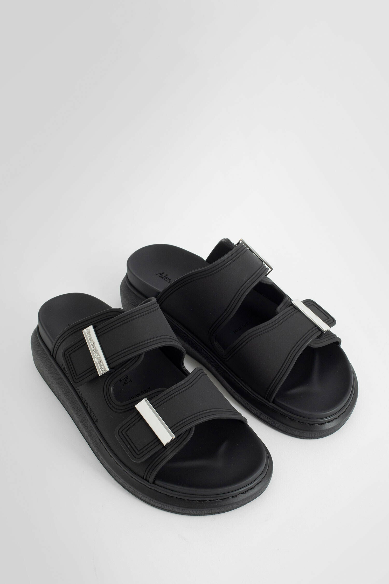 ALEXANDER MCQUEEN WOMAN BLACK SANDALS