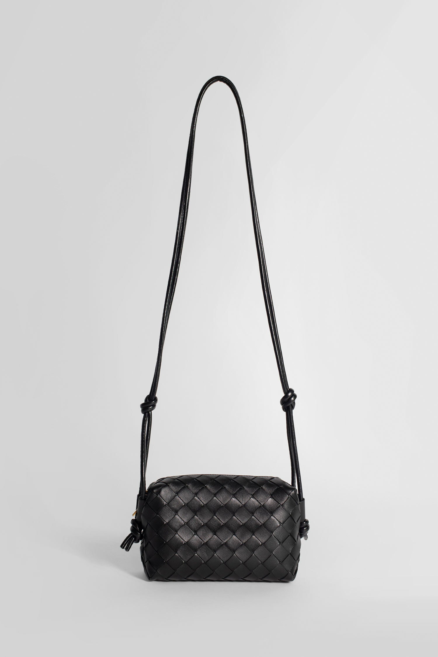 BOTTEGA VENETA WOMAN BLACK CROSSBODY BAGS