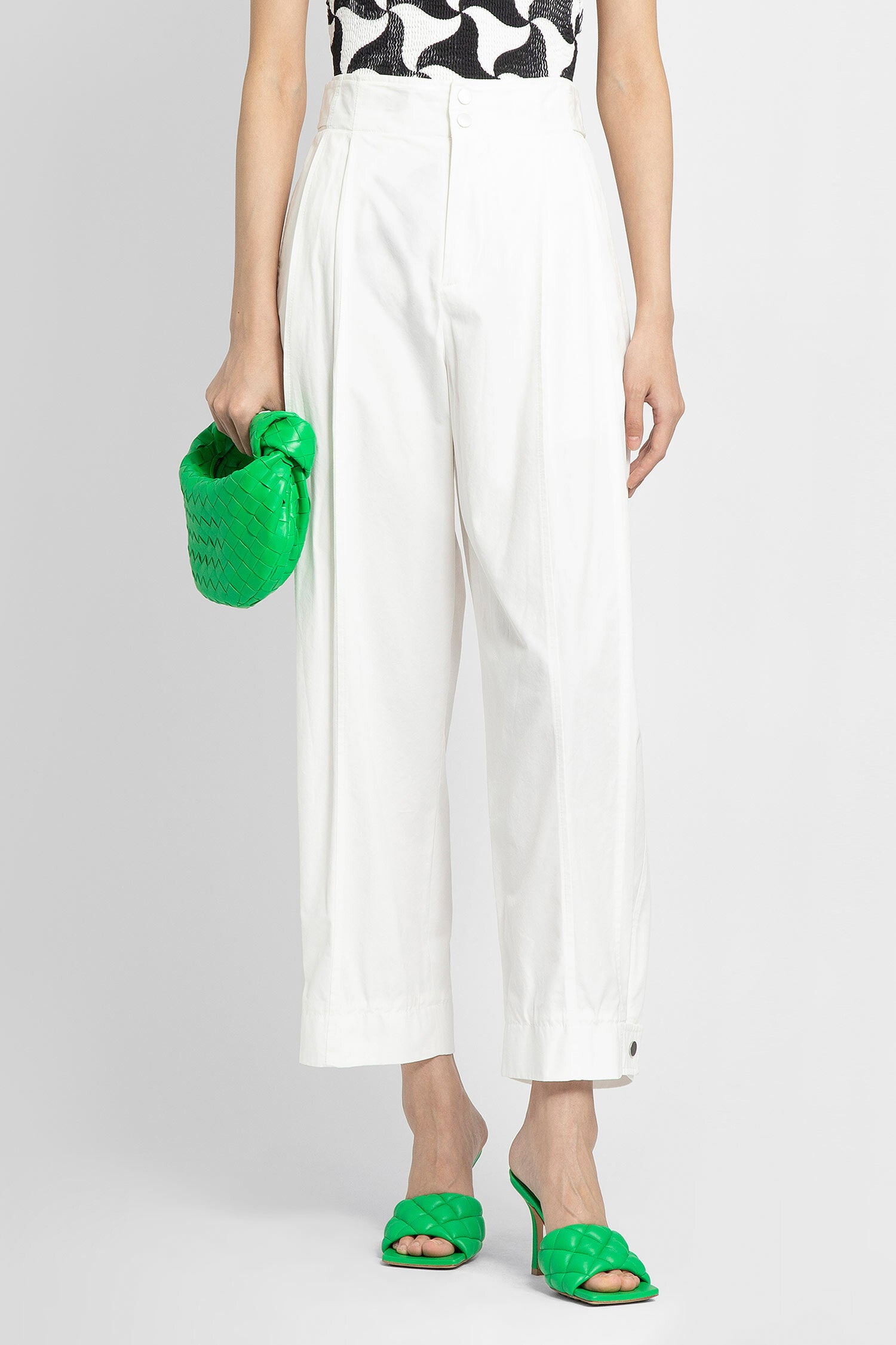 BOTTEGA VENETA WOMAN WHITE TROUSERS