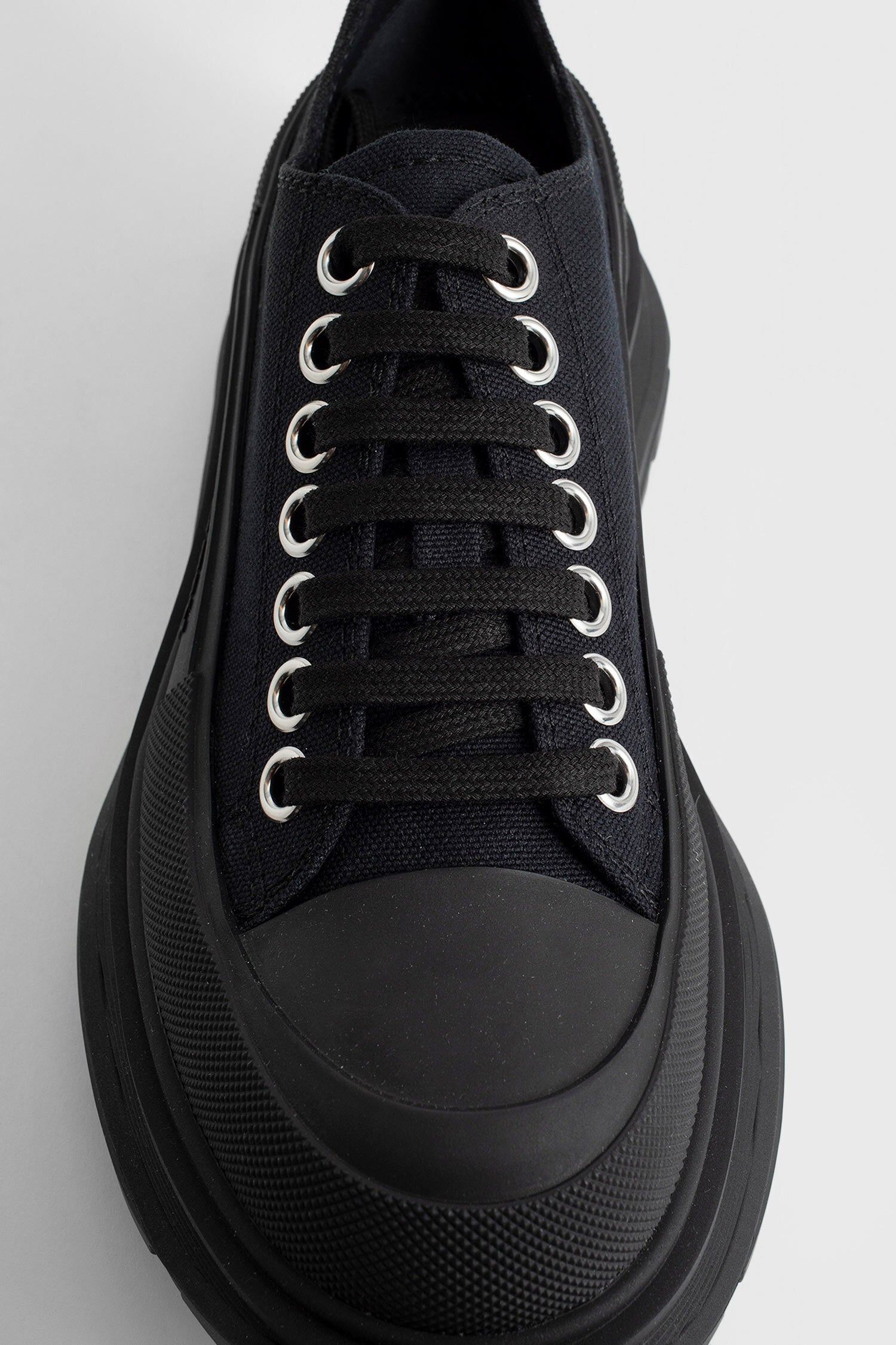 ALEXANDER MCQUEEN WOMAN BLACK SNEAKERS