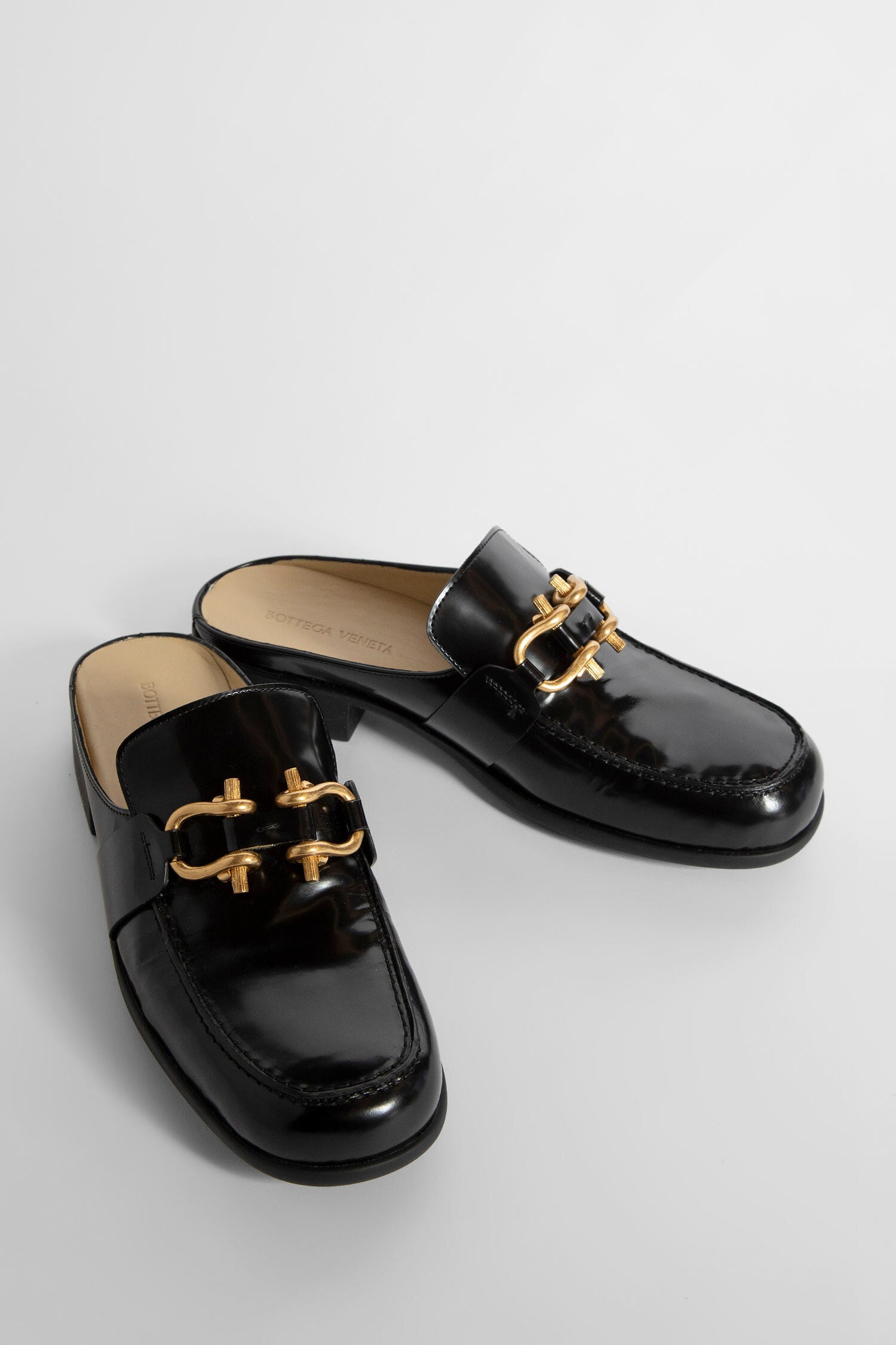 BOTTEGA VENETA WOMAN BLACK LOAFERS & FLATS