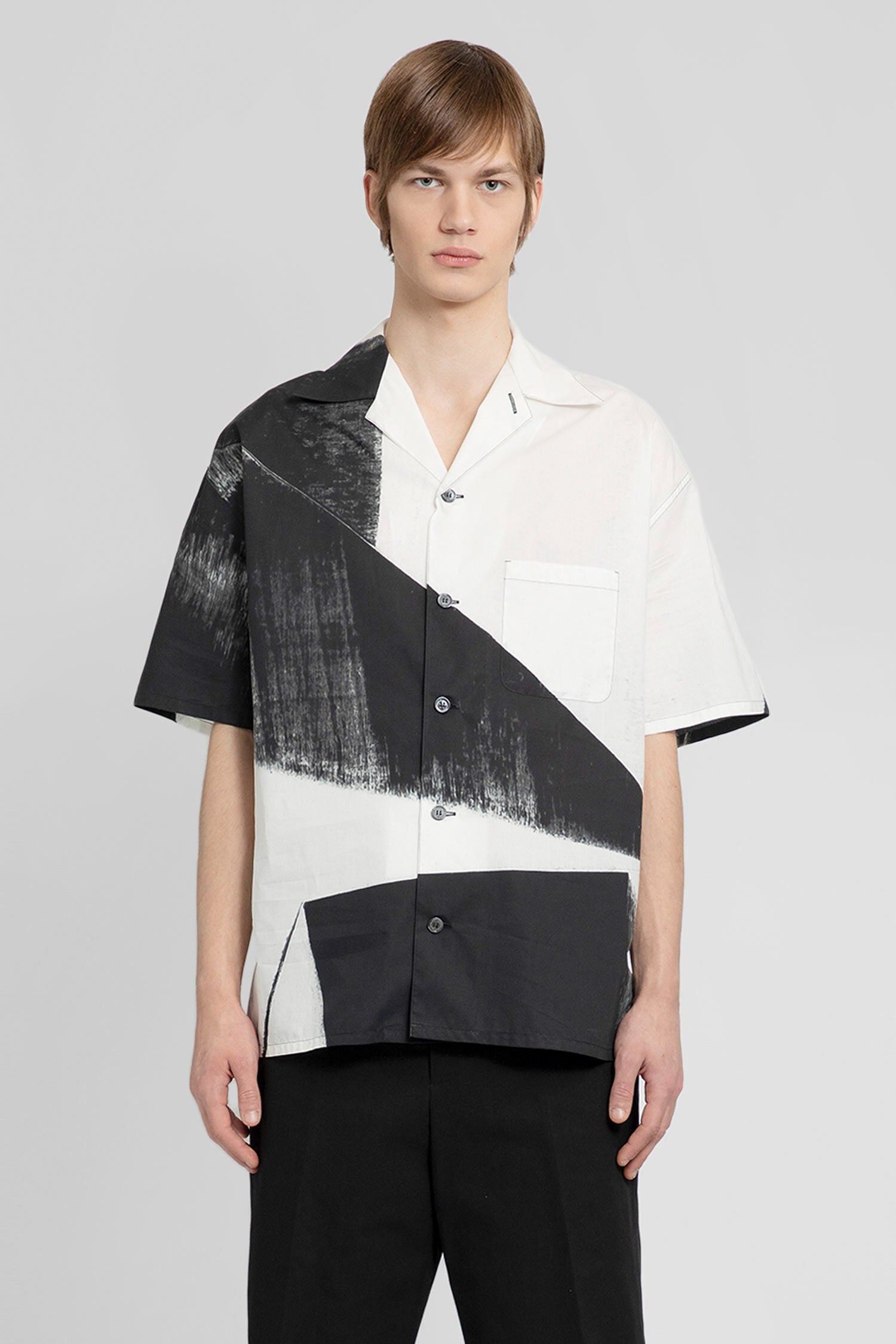 ALEXANDER MCQUEEN MAN BLACK&WHITE SHIRTS