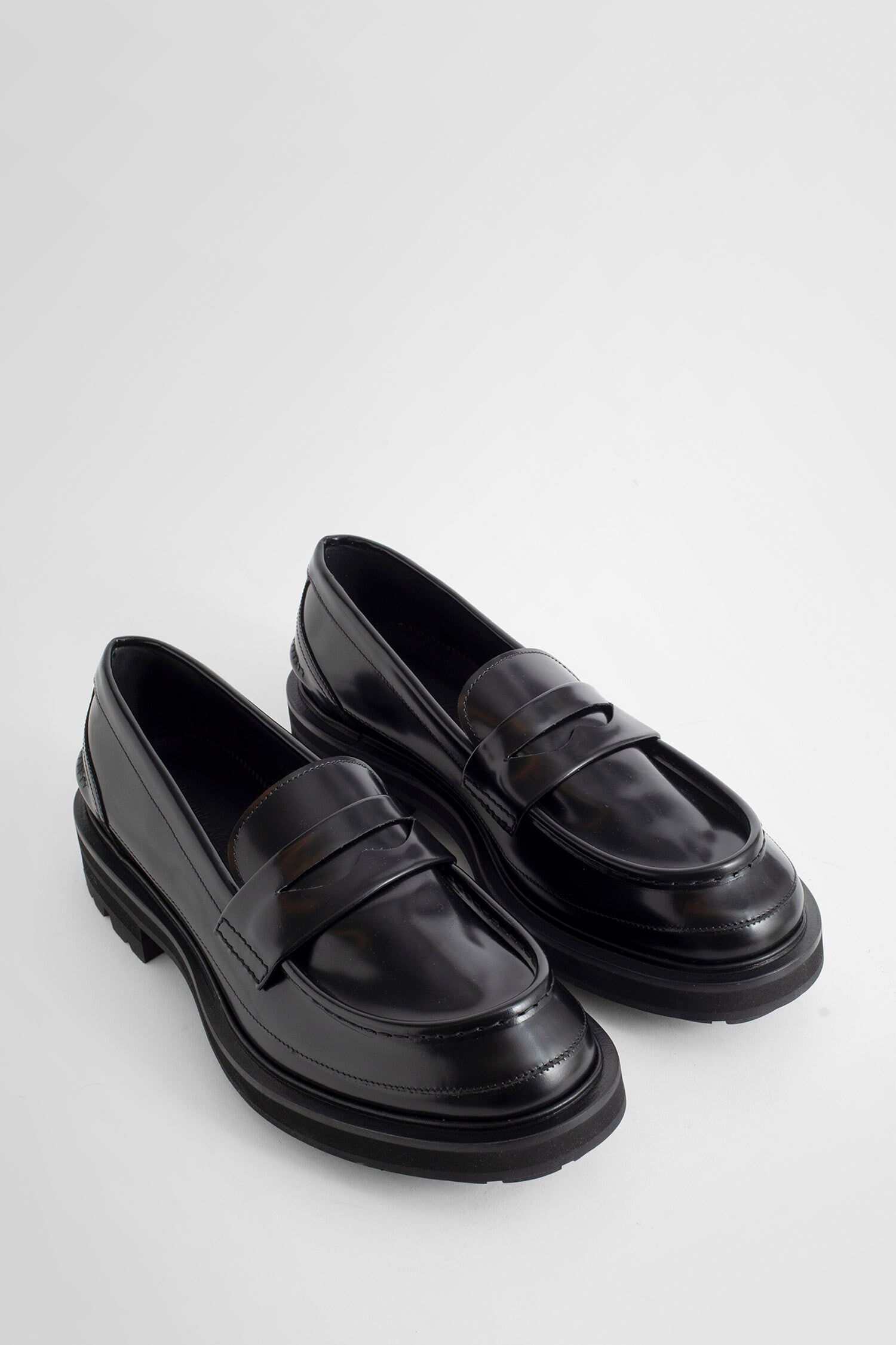 ALEXANDER MCQUEEN MAN BLACK LOAFERS