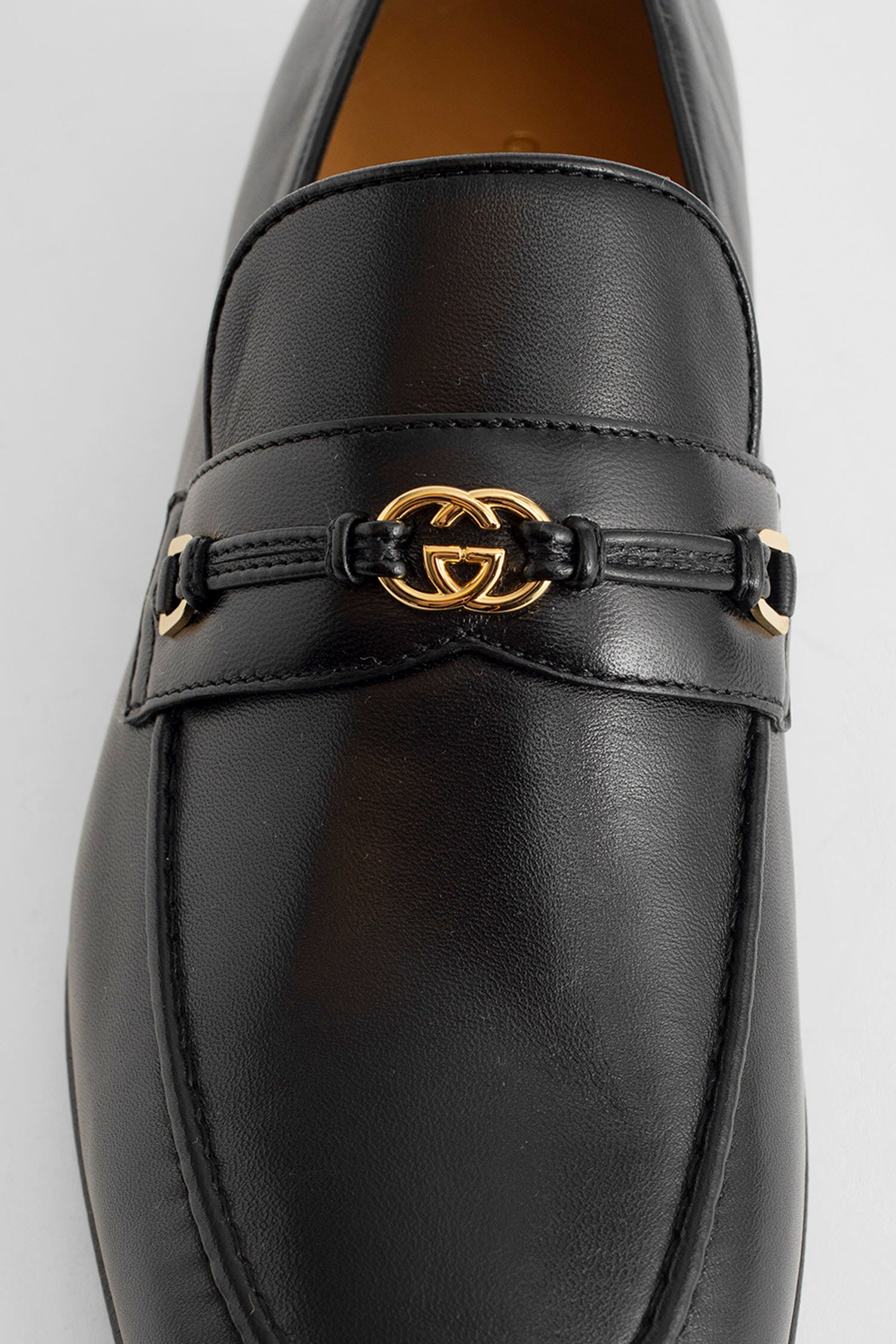 GUCCI WOMAN BLACK FLATS