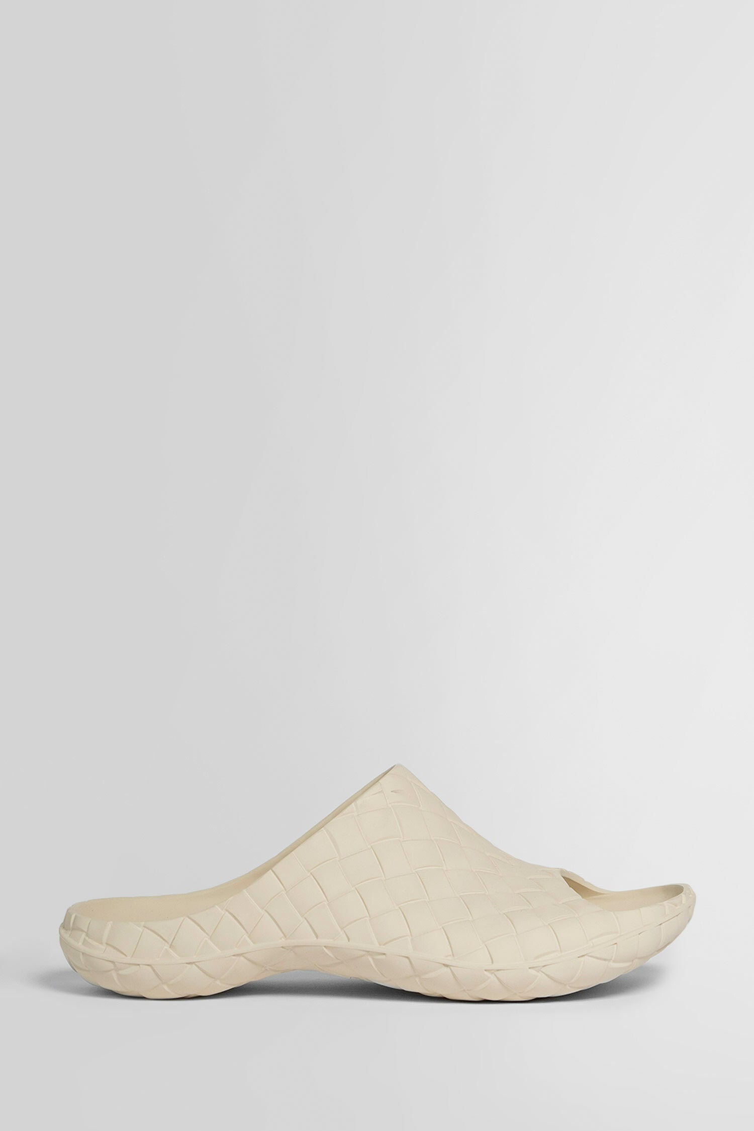 BOTTEGA VENETA MAN OFF-WHITE SANDALS & SLIDES