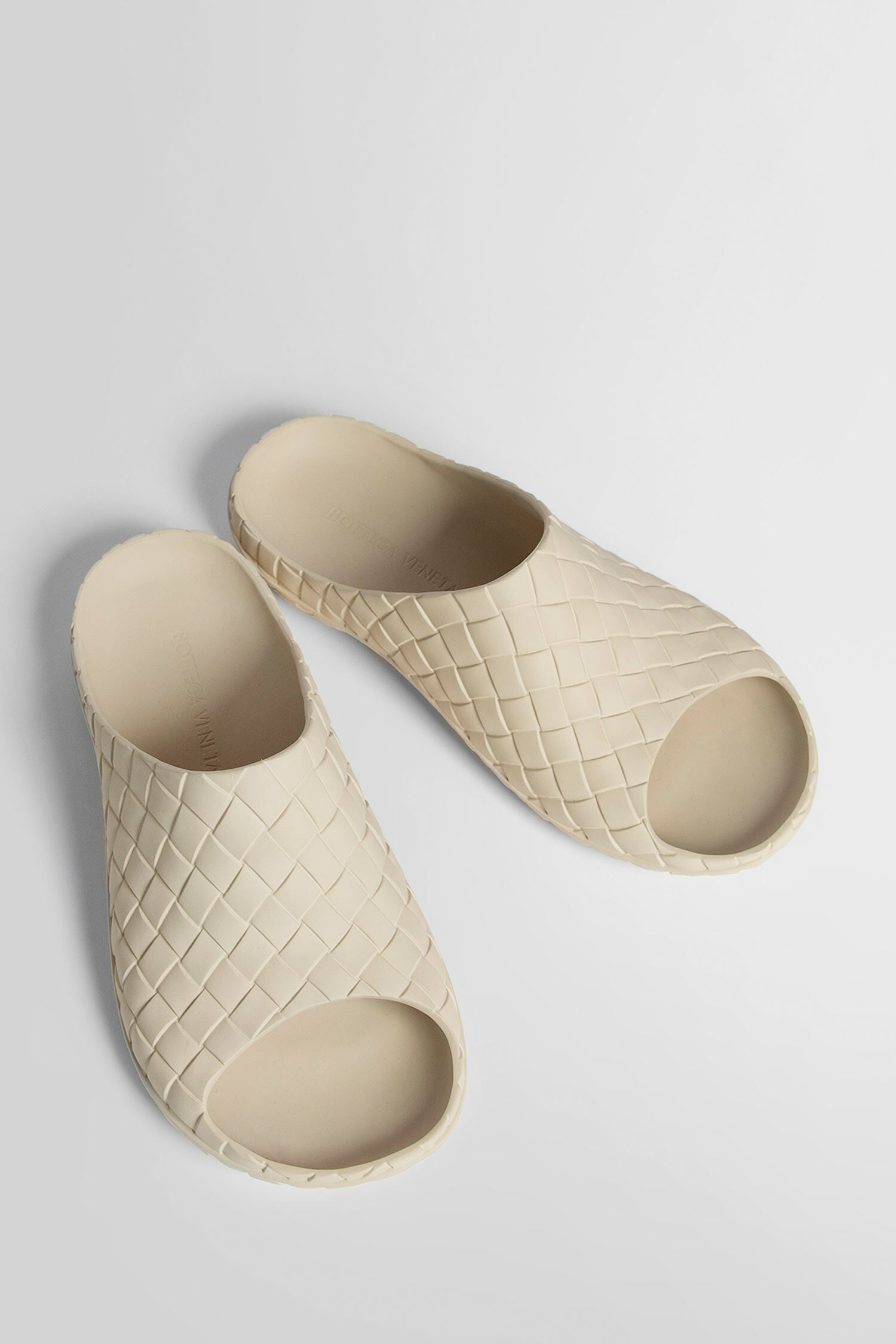 BOTTEGA VENETA MAN OFF-WHITE SANDALS